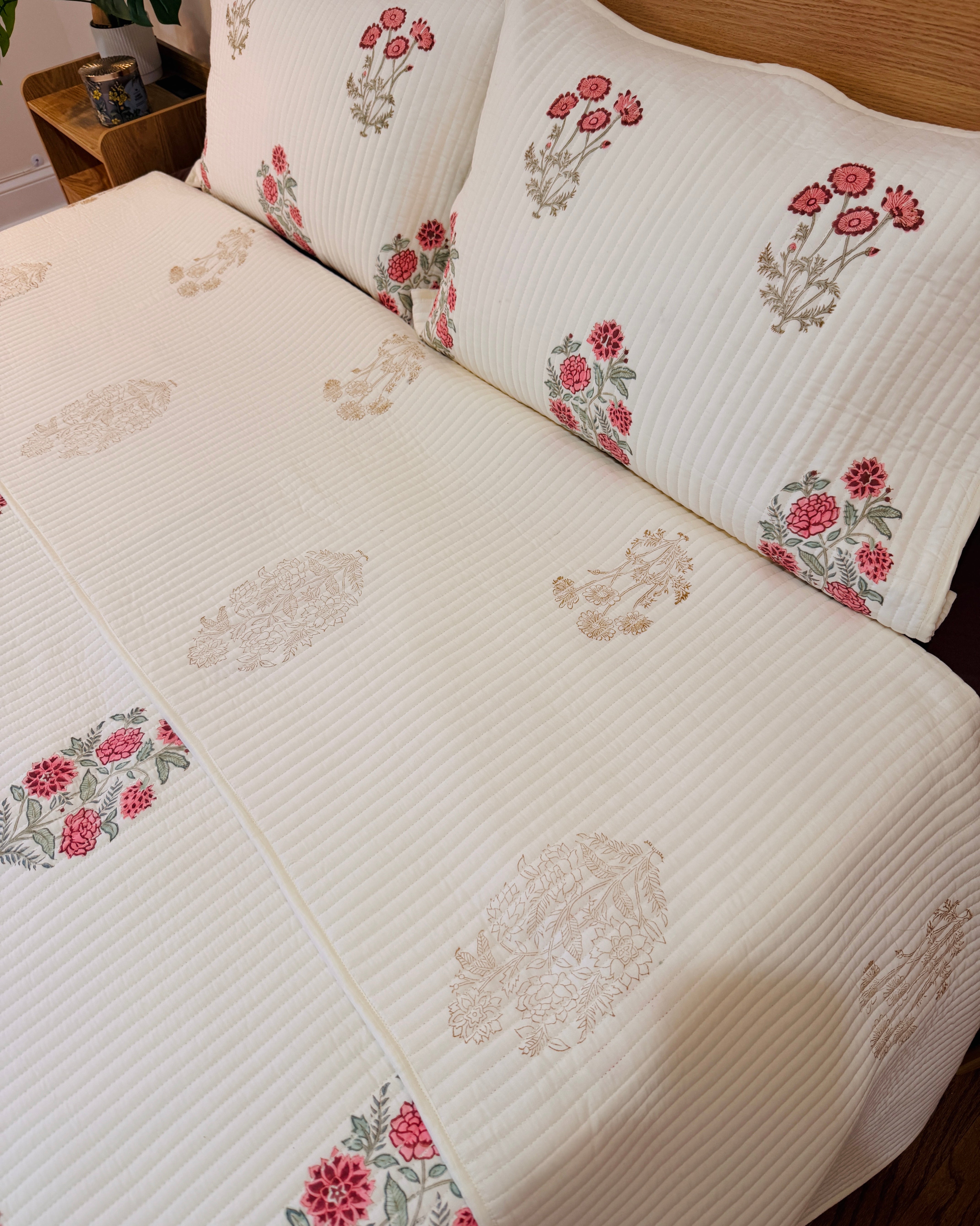 Fresh Orchard Luxury - Queen Bedspread