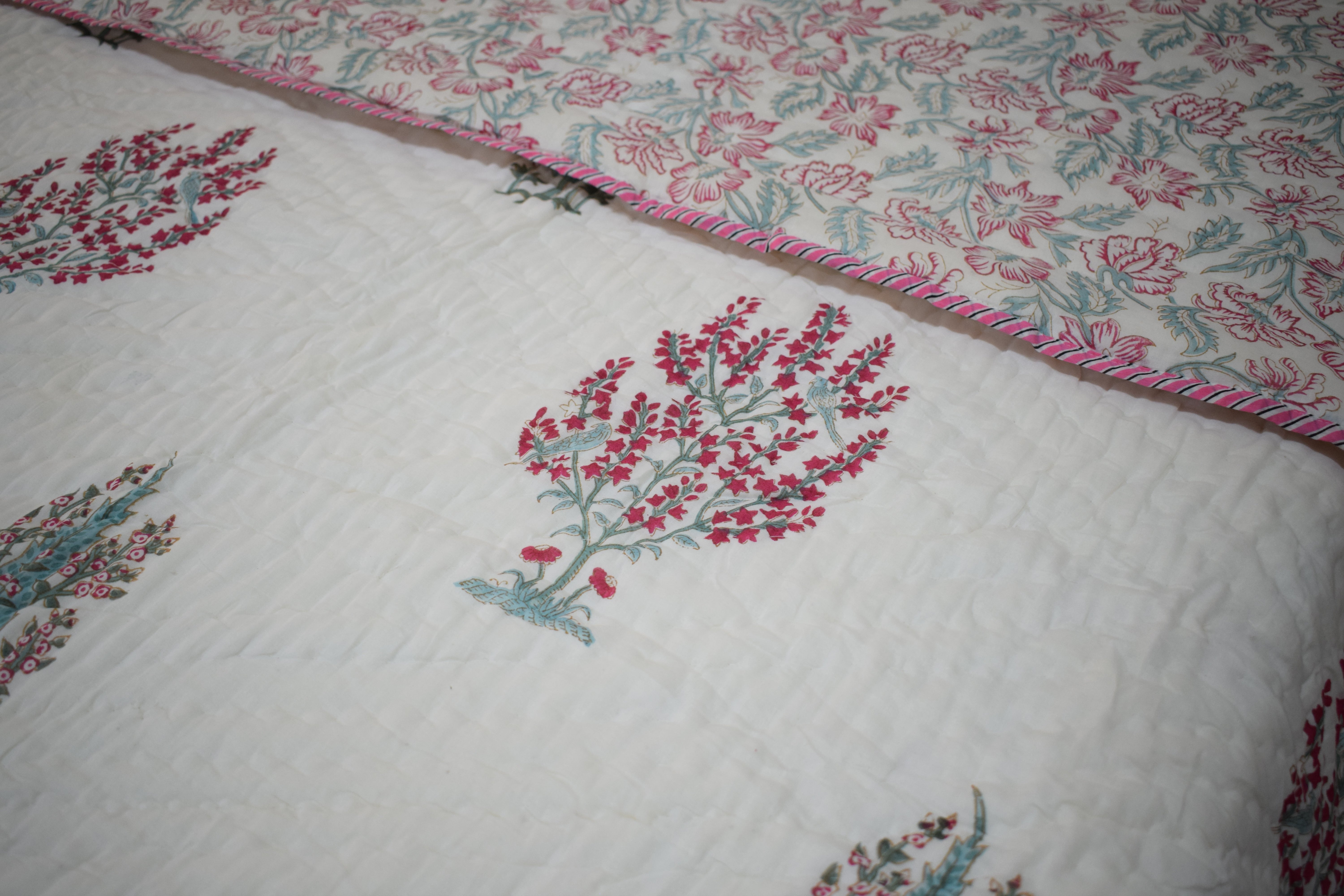 Chirping Birds Bedding Set - Queen Quilt + Bedsheet + Shams
