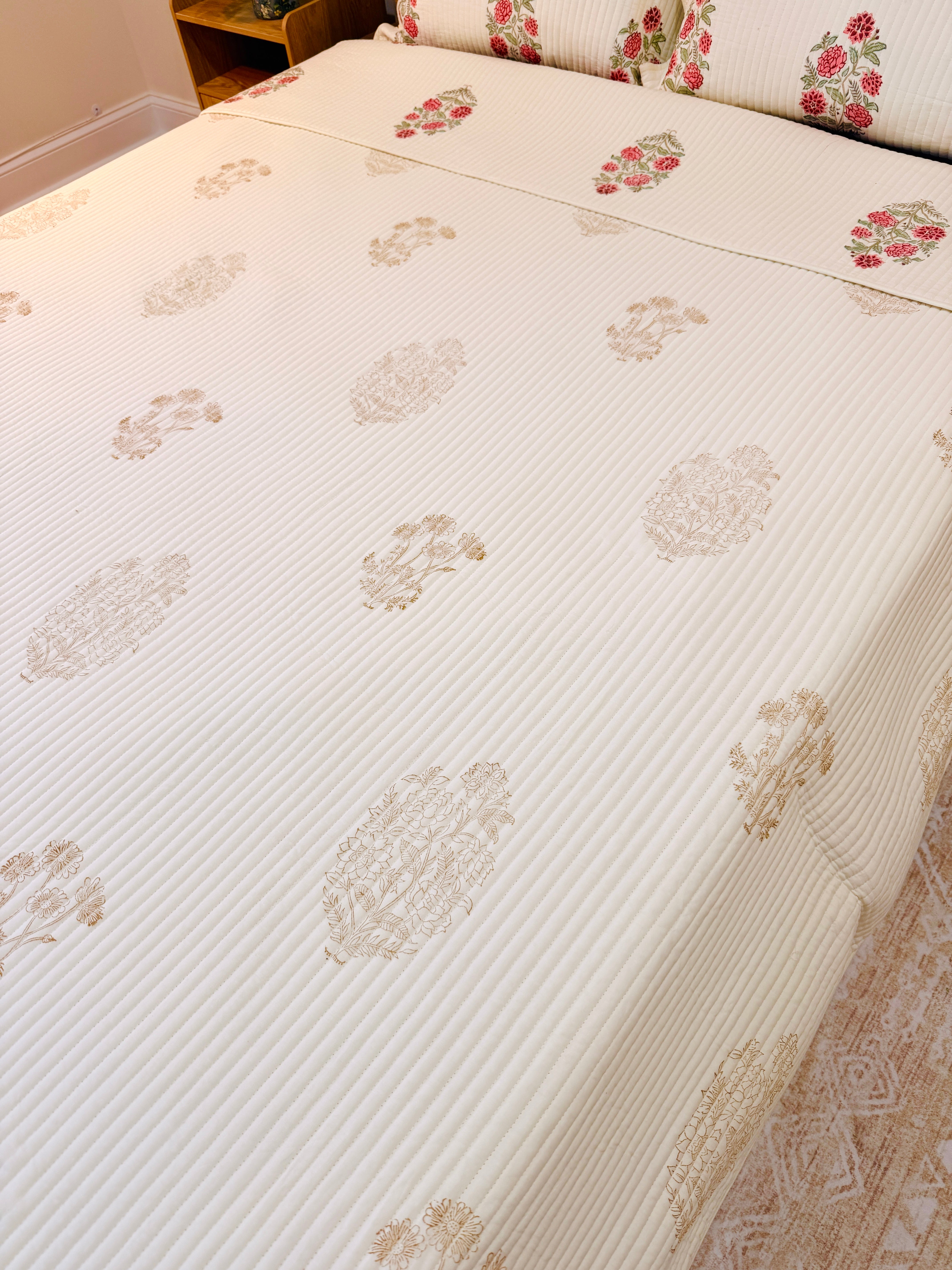 Fresh Orchard Luxury - Queen Bedspread