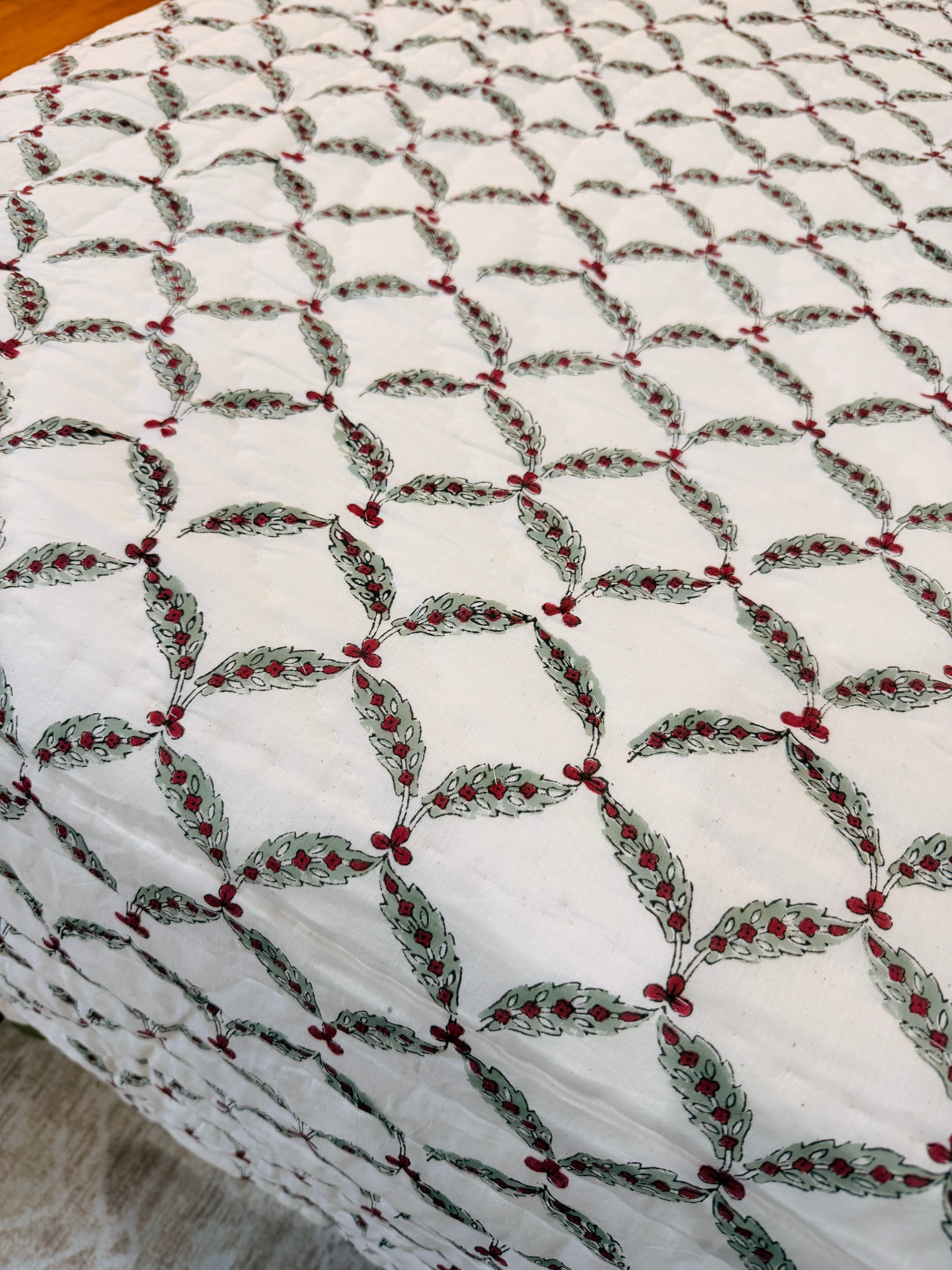 Red Poppy Reversible - Queen Quilt