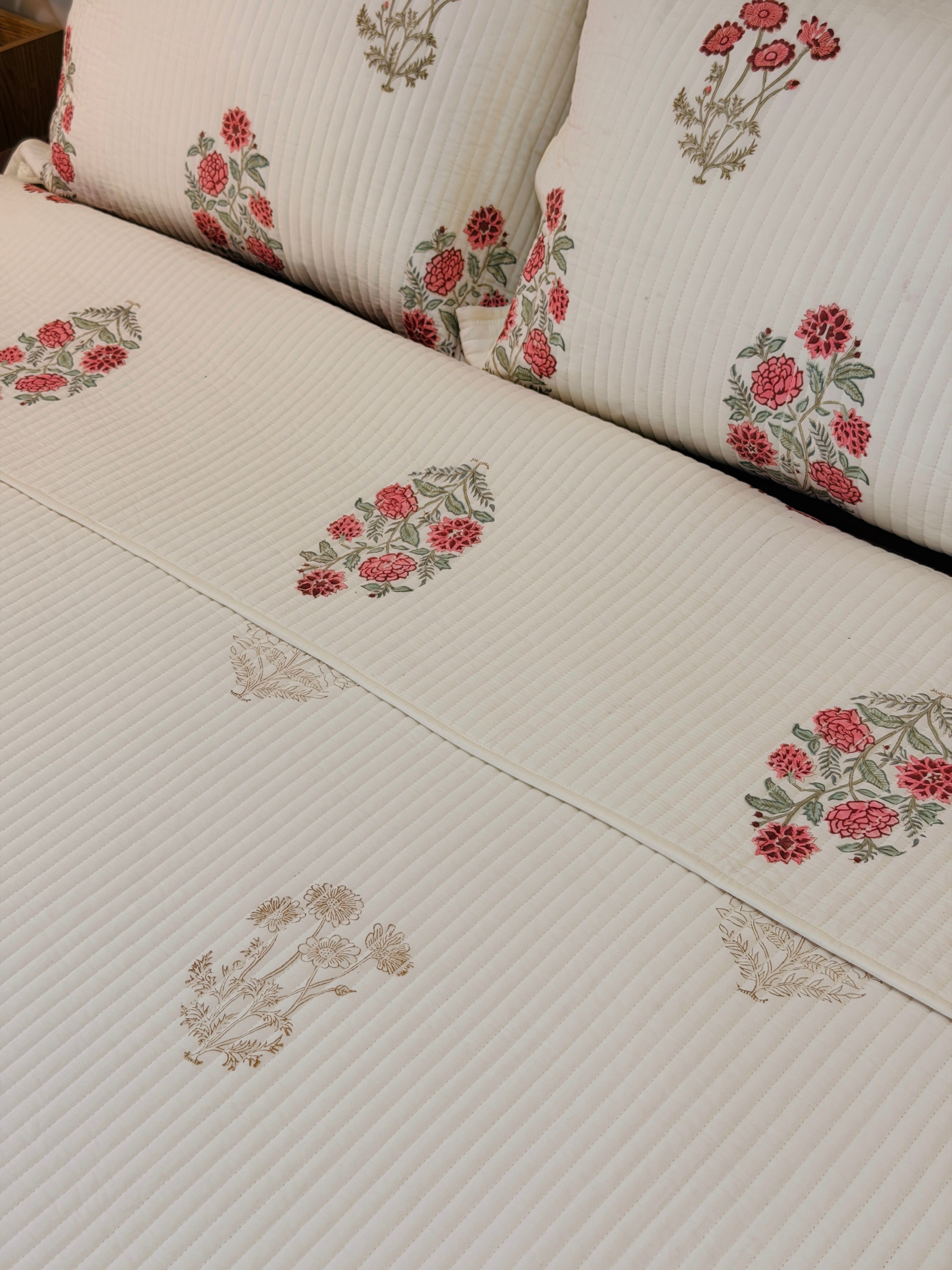 Fresh Orchard Luxury - Queen Bedspread