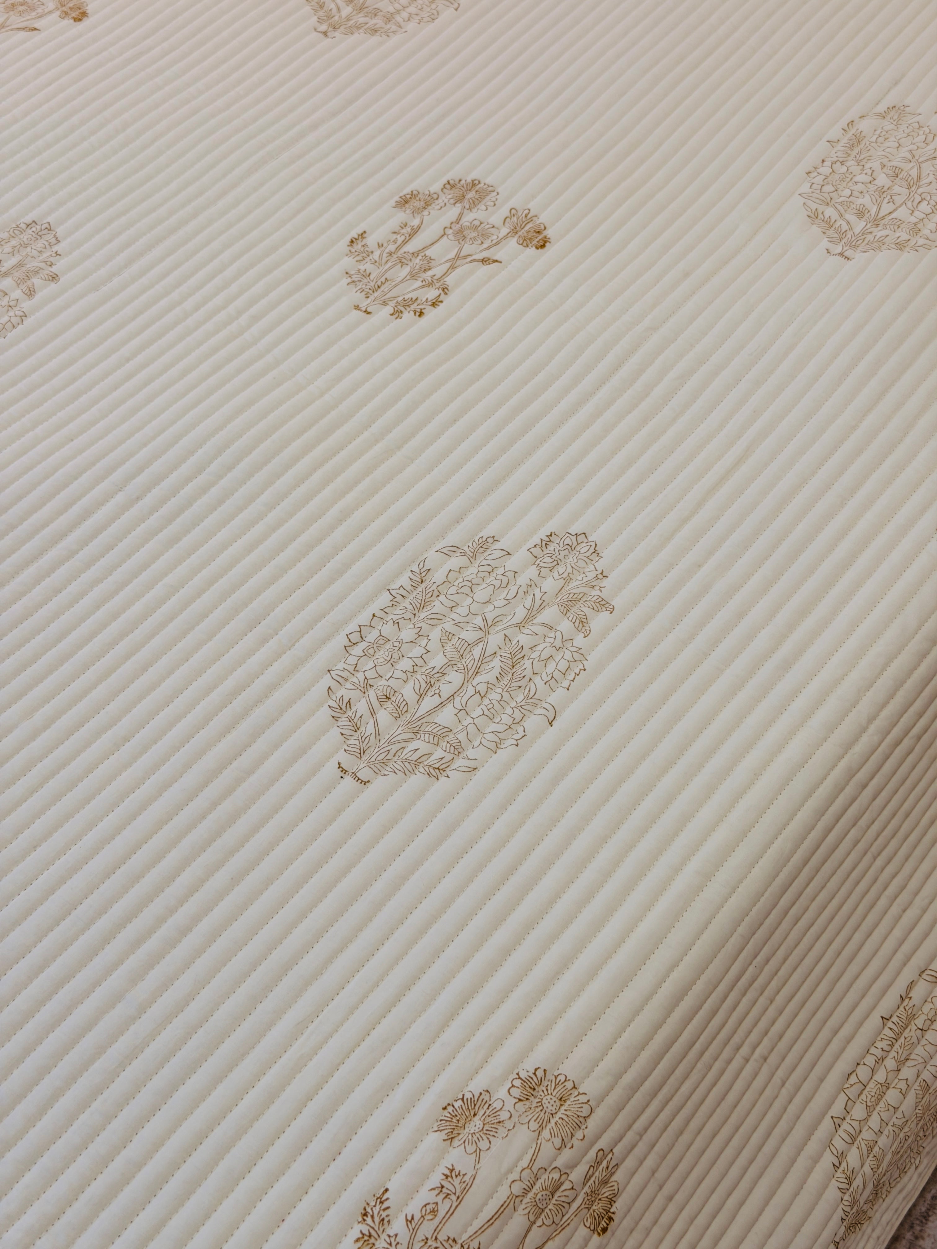 Fresh Orchard Luxury - Queen Bedspread