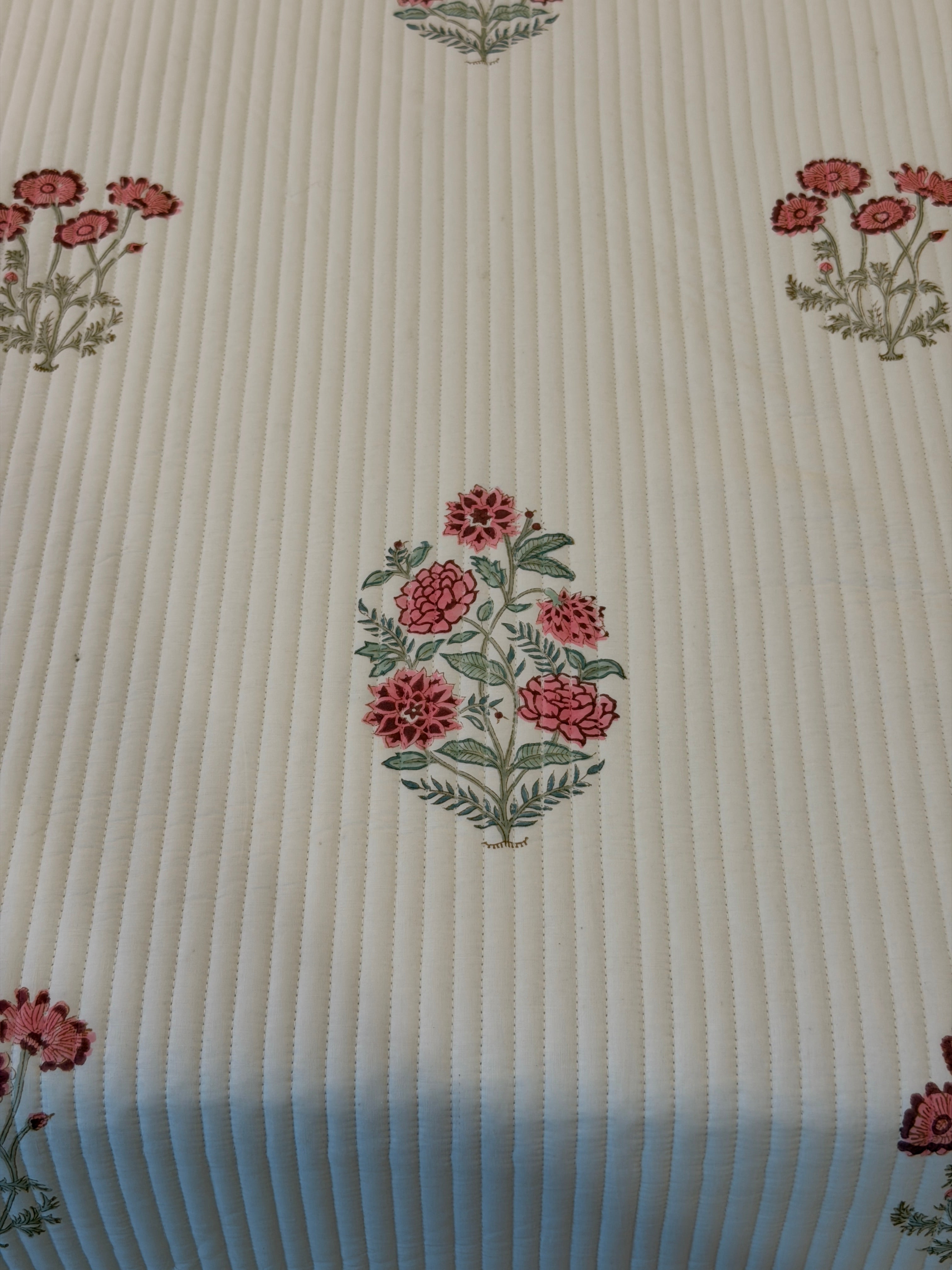 Fresh Orchard Luxury - Queen Bedspread