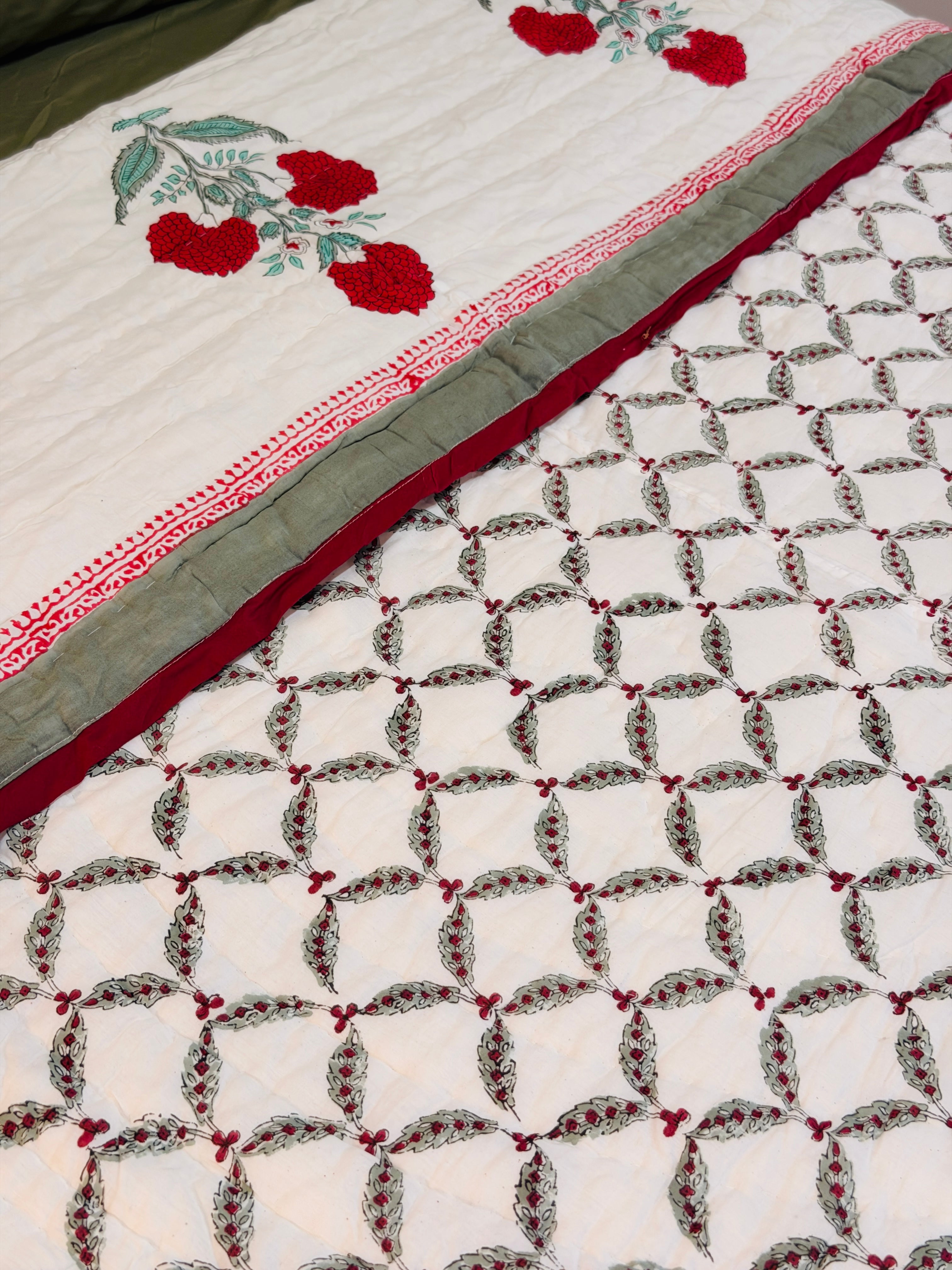Red Poppy Reversible - Queen Quilt