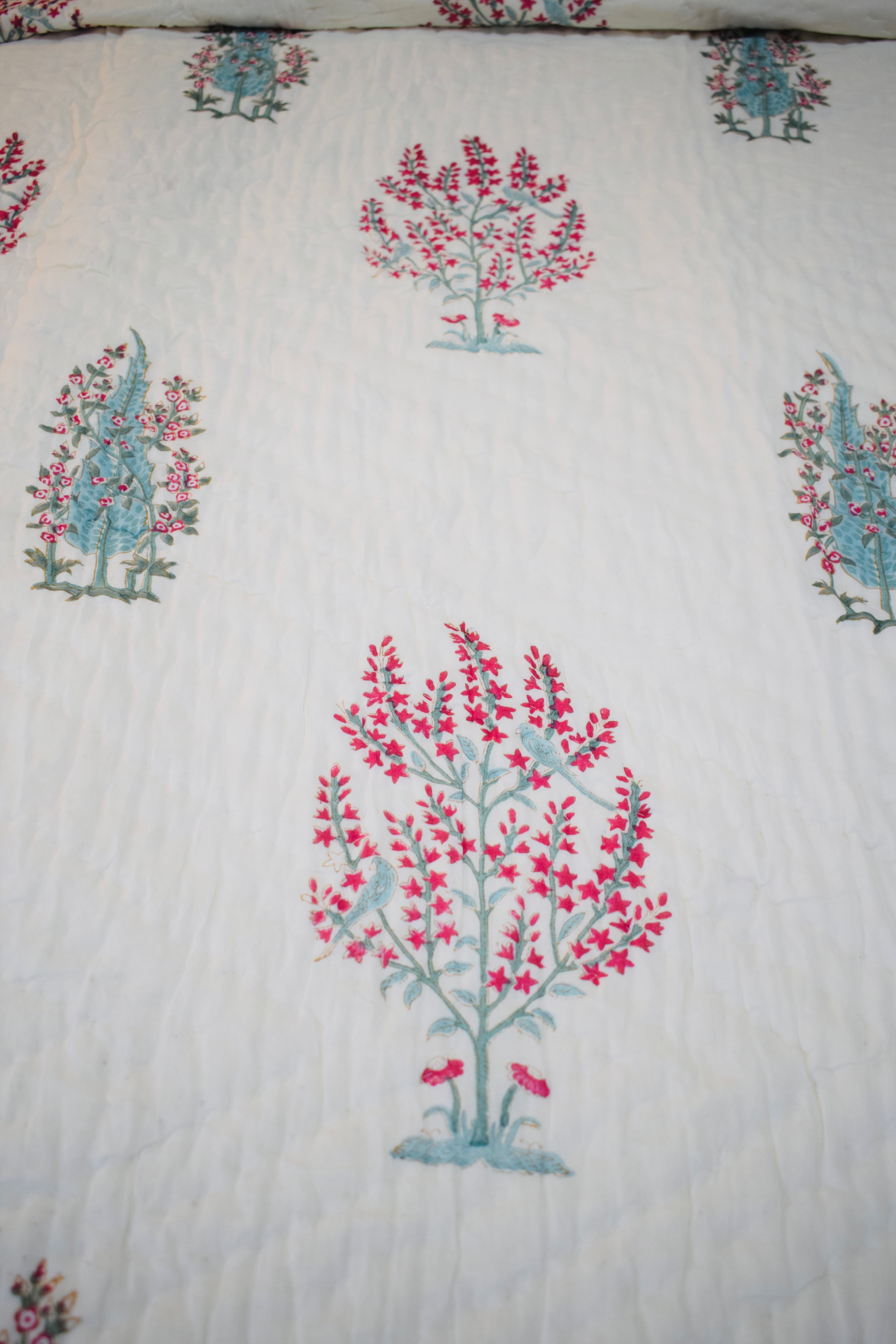 Chirping Birds Bedding Set - Queen Quilt + Bedsheet + Shams