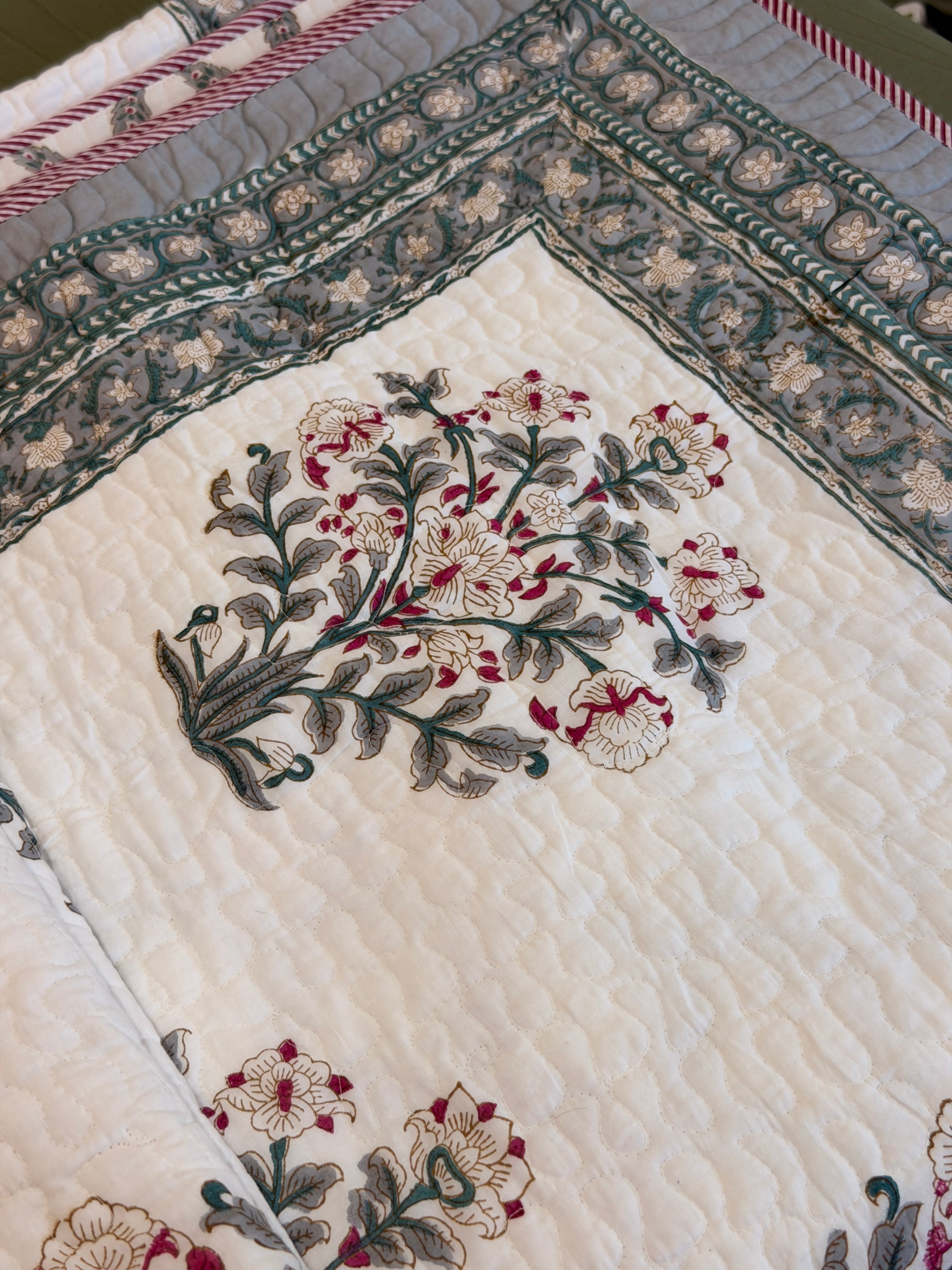 Gulmohar - King Bedspread with Shams