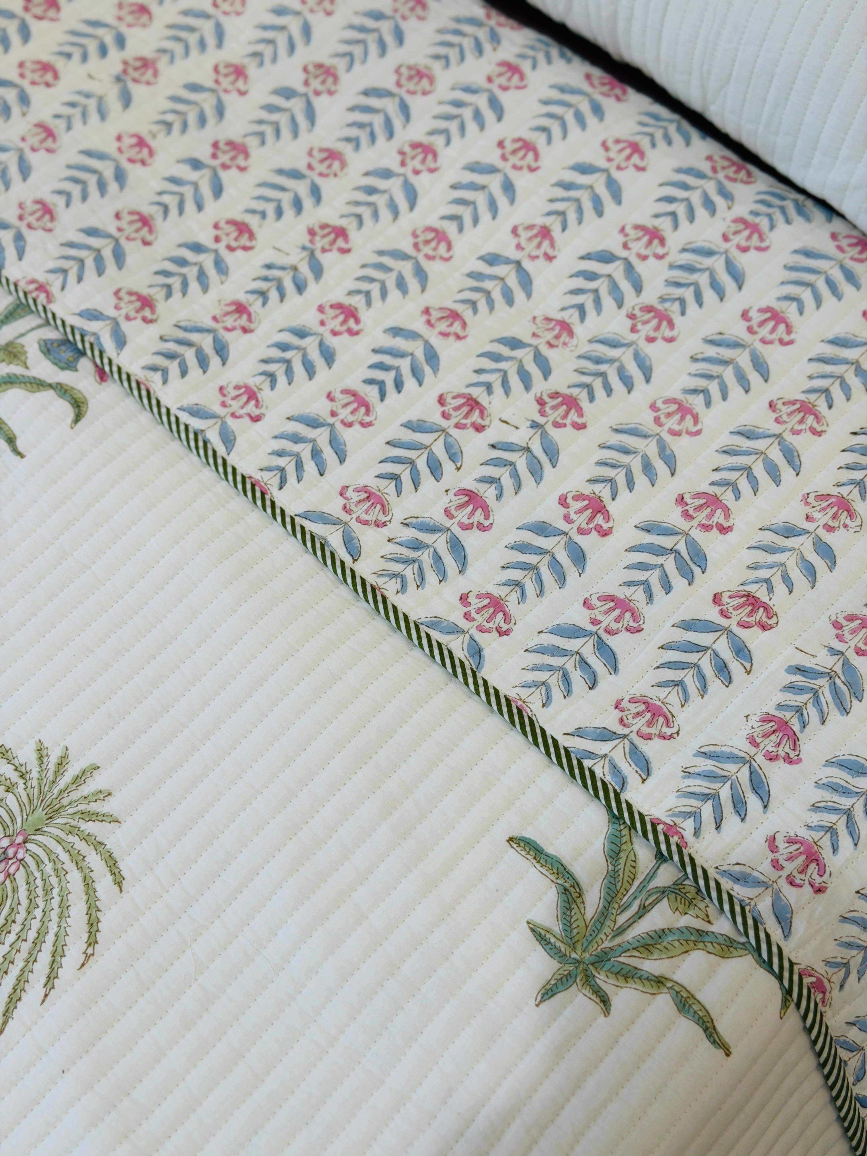 Palm Blossom Luxury Bedspread with Shams