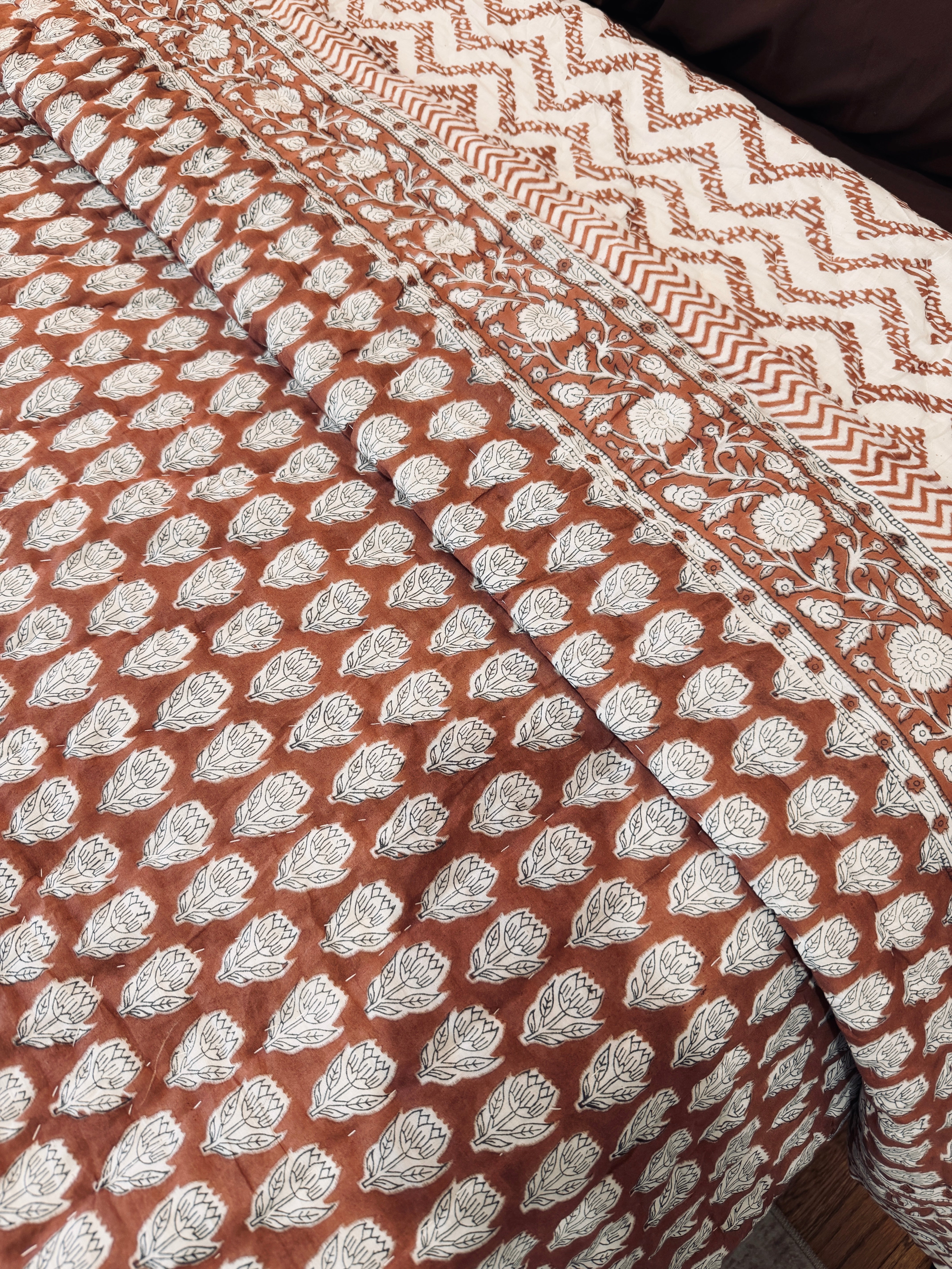 Brown Tulip Reversible - Queen Quilt